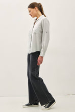 Load image into Gallery viewer, Tencel Rolled Cuff Button Up Blouse