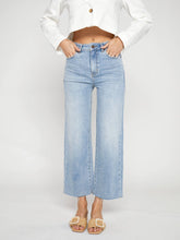 Load image into Gallery viewer, Ankle Crop High Rise Jean