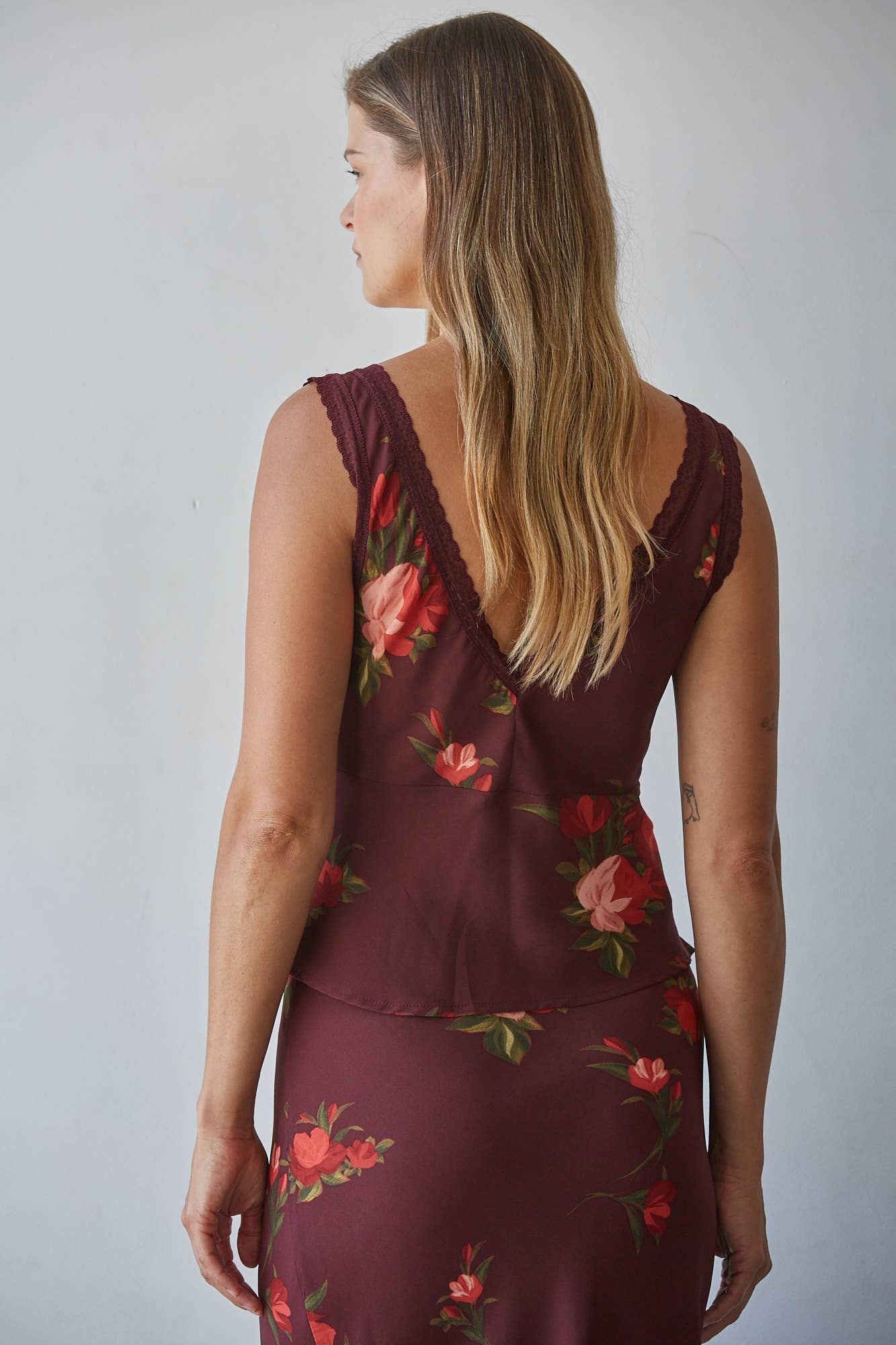 Woven Floral Print V Neck Sleeveless Top