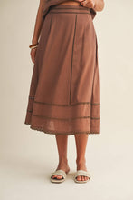 Load image into Gallery viewer, Decorative Trim Skirt