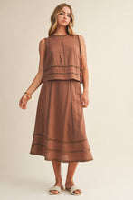 Load image into Gallery viewer, Decorative Trim Skirt