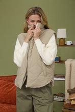 Load image into Gallery viewer, Quilted Puffer Vest