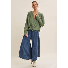 Load image into Gallery viewer, Oversized Sea Green Cotton Blouse
