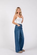 Load image into Gallery viewer, Medium Wash Baggy Straight Leg Jeans
