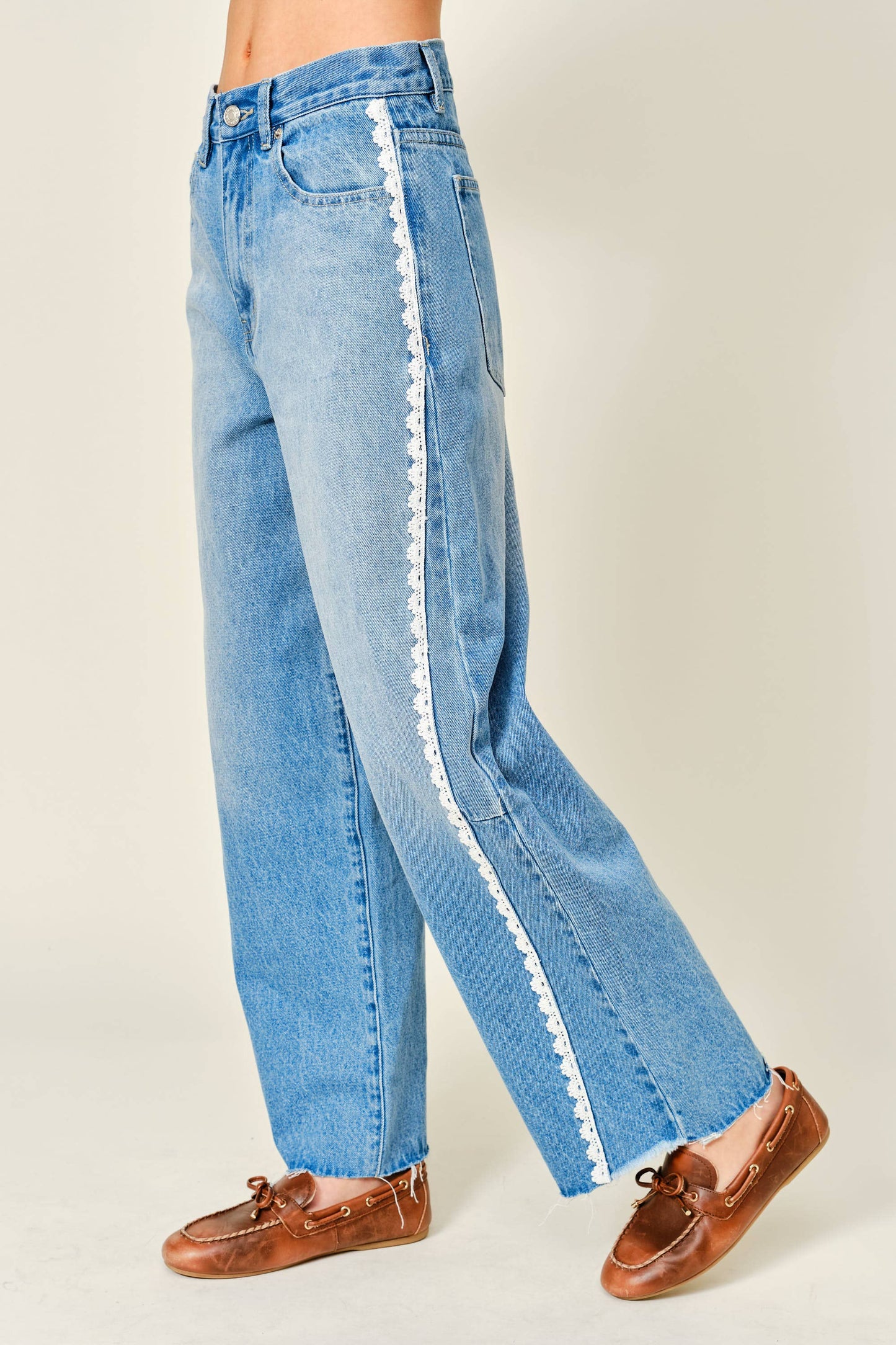 Barrel Denim Jeans with Lace Detail