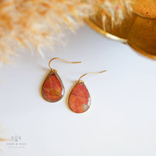 Load image into Gallery viewer, Oak Dew Drop Earrings
