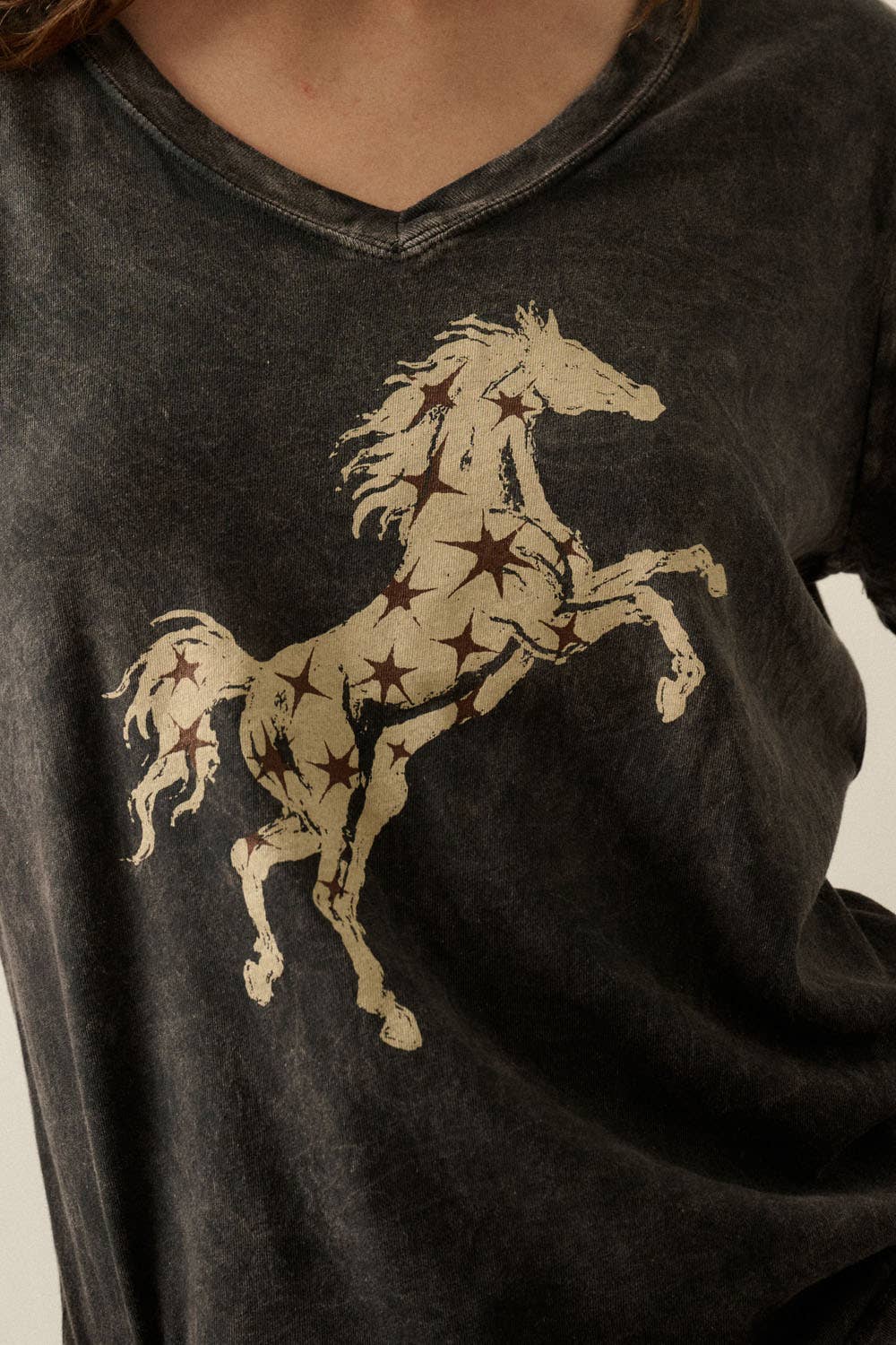 Star Horse Vintage-Wash V-Neck Graphic Tee