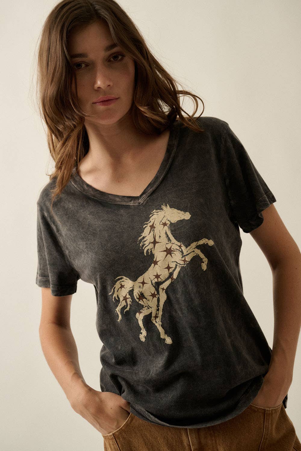 Star Horse Vintage-Wash V-Neck Graphic Tee