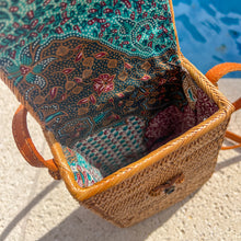 Load image into Gallery viewer, Ata Vine Cell Phone Crossbody Bag
