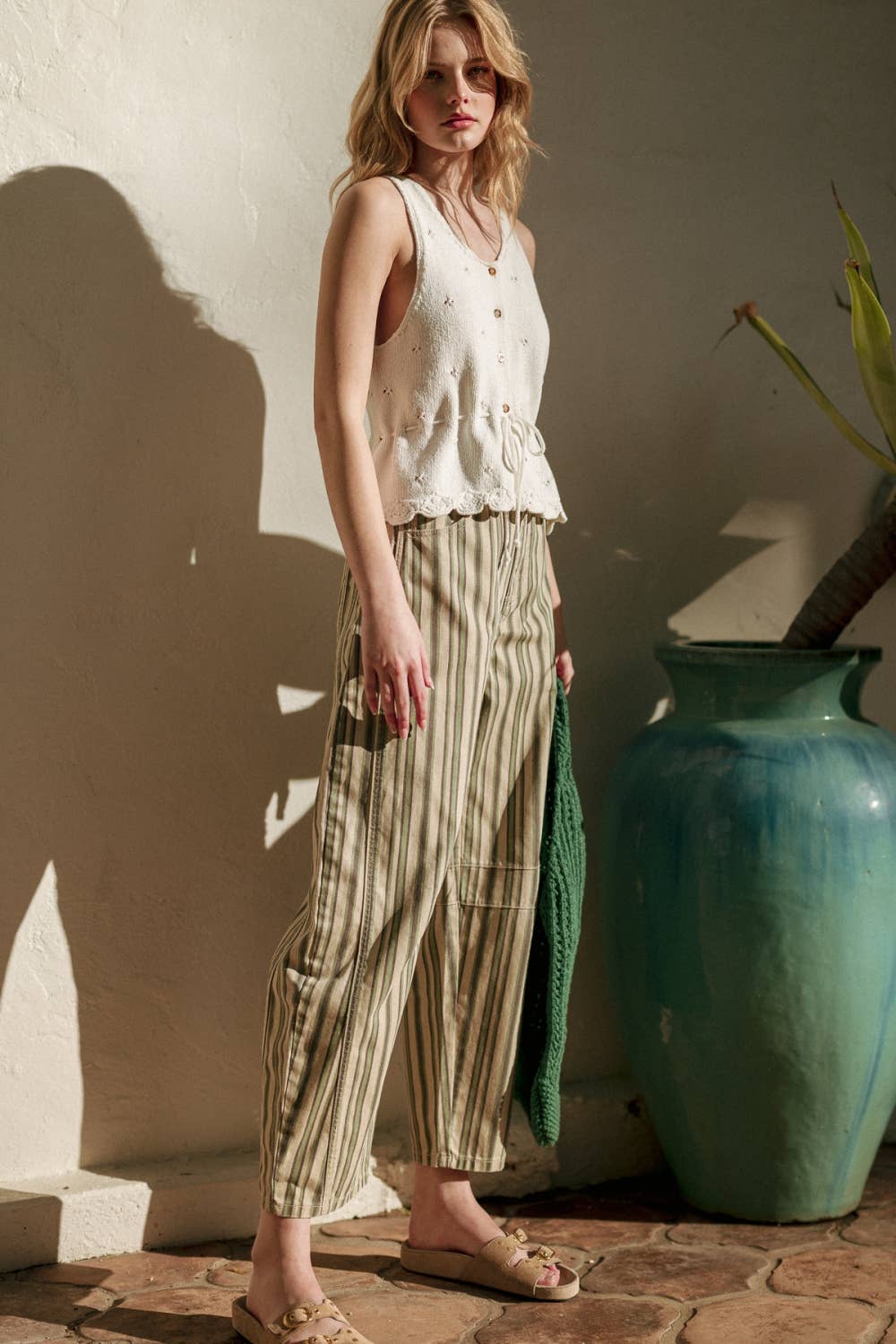 Scallop Edge Sleeveless Sweater 