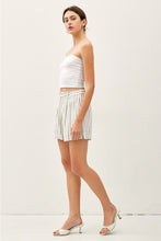 Load image into Gallery viewer, Breezy Linen Shorts
