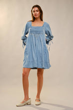 Load image into Gallery viewer, 3/4 Sleeve Stitch Detail Chambray Dress
