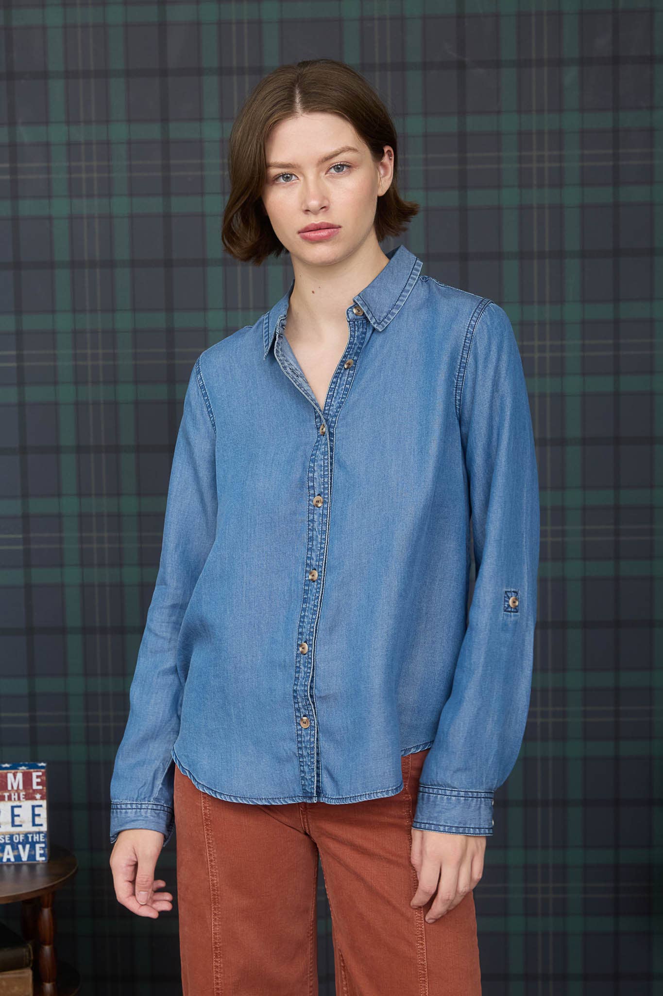 Chambray Collared 3/4 sleeve Button Down Top