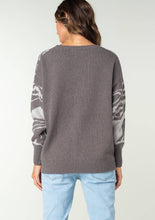Load image into Gallery viewer, Oversized Floral Pullover
