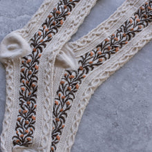 Load image into Gallery viewer, Oatmeal Vintage Socks Tiepology
