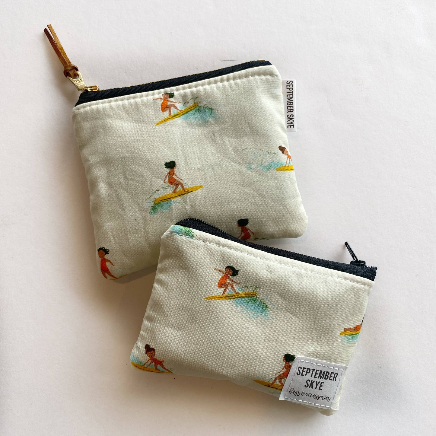 Small square pouch in cream surfer girl