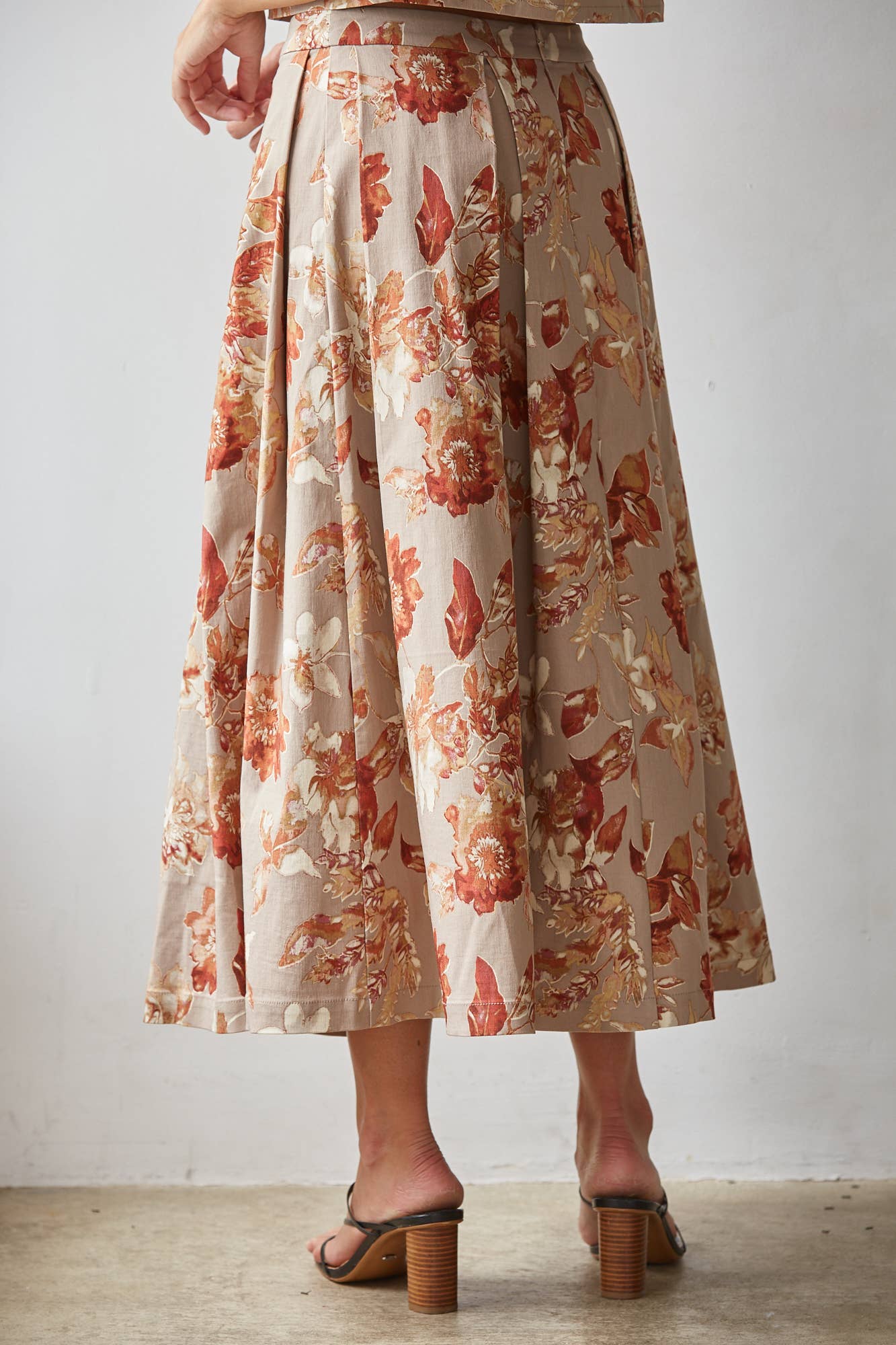 Woven Floral Print Pleated Flare Midi Skirt