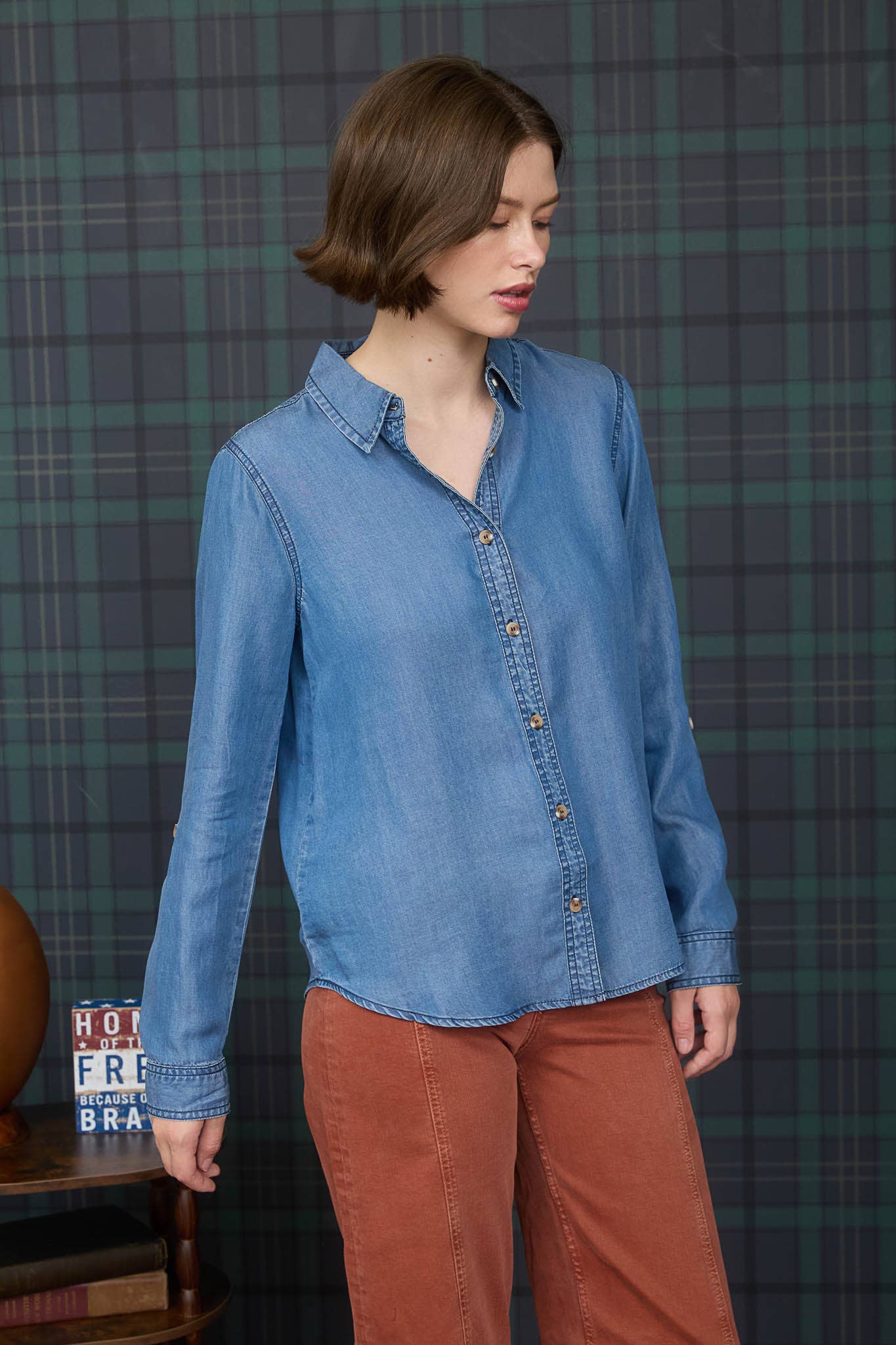 Chambray Collared 3/4 sleeve Button Down Top