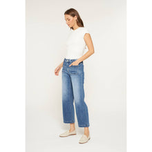 Load image into Gallery viewer, Cropped High Rise Jeans
