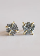 Load image into Gallery viewer, Druzy Prong Earrings
