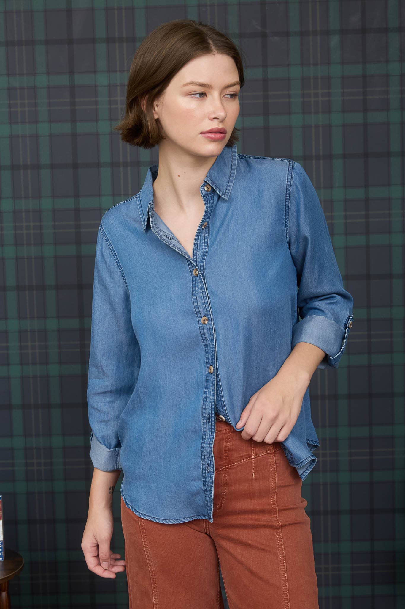Chambray Collared 3/4 sleeve Button Down Top