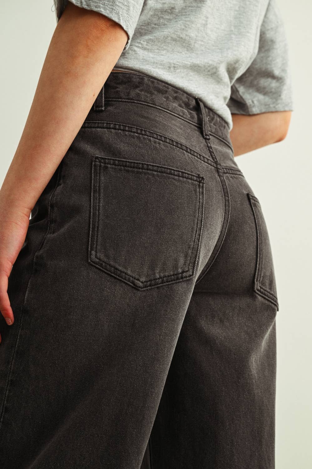 Relaxed Regular Wide Leg Jeans