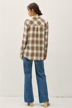 Load image into Gallery viewer, Plaid Button Up Shirt
