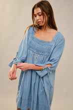 Load image into Gallery viewer, 3/4 Sleeve Stitch Detail Chambray Dress
