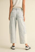 Load image into Gallery viewer, Patch Detail Barrel Jeans
