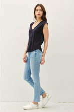 Load image into Gallery viewer, Basic Scoop Neck Top
