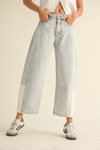 Load image into Gallery viewer, Patch Detail Barrel Jeans
