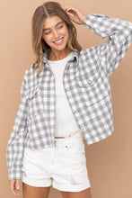 Load image into Gallery viewer, Yarn Dyed Brushed Crop Pocket Front Shirt Jacket
