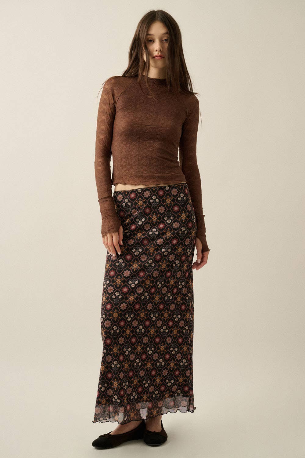Floral Lace Mock-Neck Fitted Long-Sleeve Thumbhole Top: Chocolate