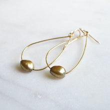 Load image into Gallery viewer, Freshwater Pearl Teardrop Earrings
