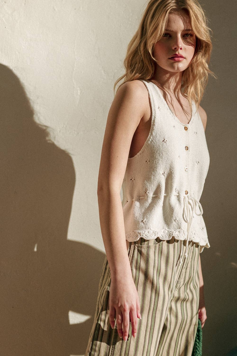 Scallop Edge Sleeveless Sweater 