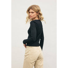 Load image into Gallery viewer, Black V-Neck Long Sleeve Top
