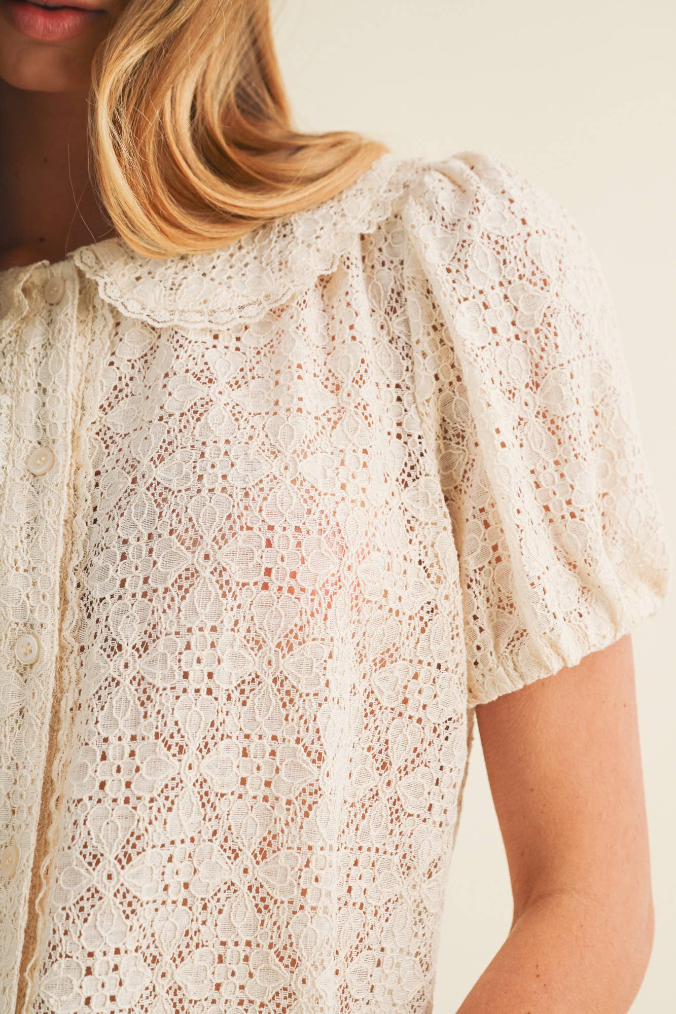 Peter Pan Collar Diamond Knit Blouse