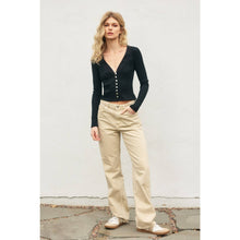 Load image into Gallery viewer, Black V-Neck Long Sleeve Top
