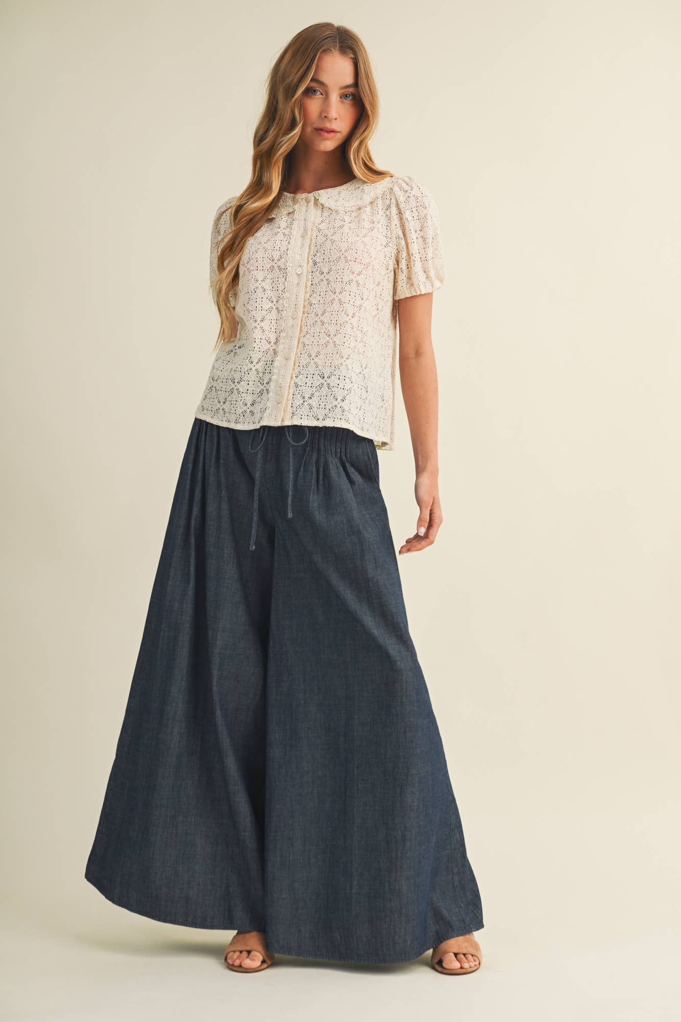 Peter Pan Collar Diamond Knit Blouse