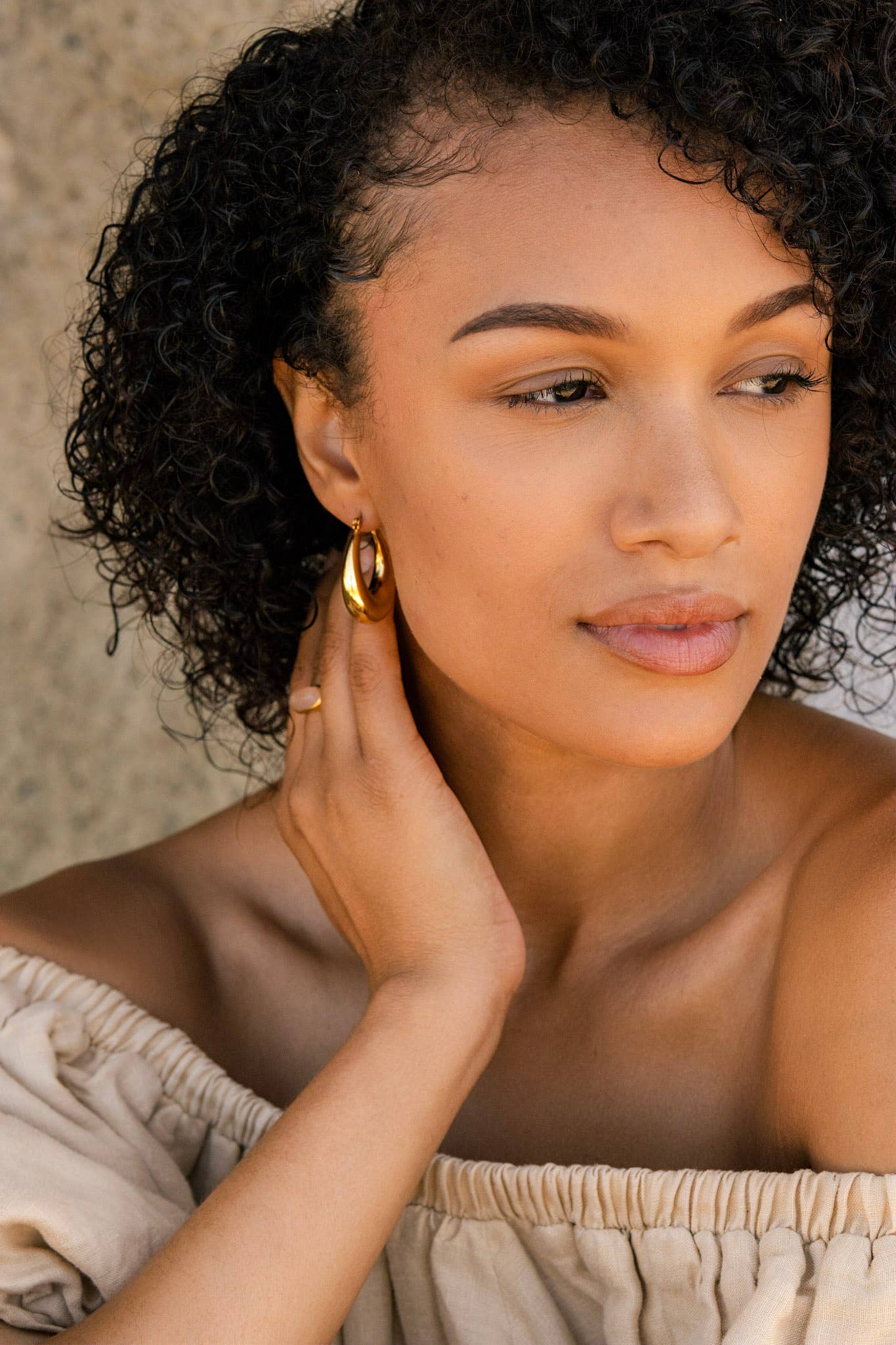 Priscilla Hoops 