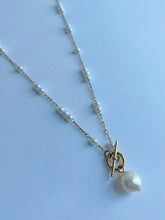 Load image into Gallery viewer, Esti Peal Necklace GeoMetricGem
