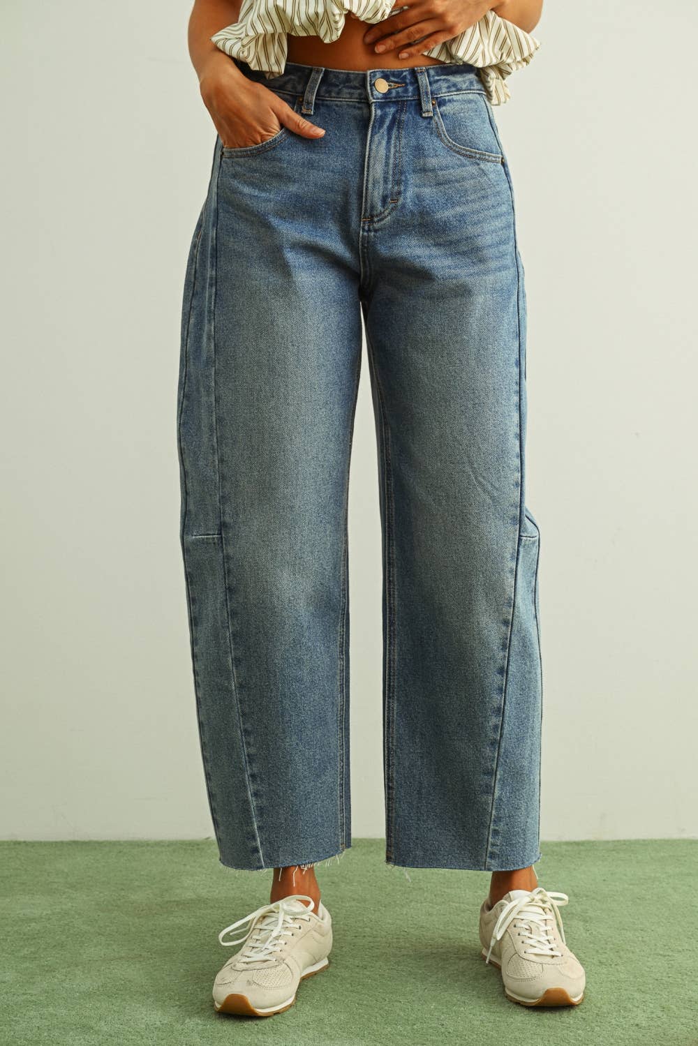 Classic Tapered Barrel Jeans 