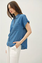 Load image into Gallery viewer, Short Sleeve Chambray Top Be Cool

