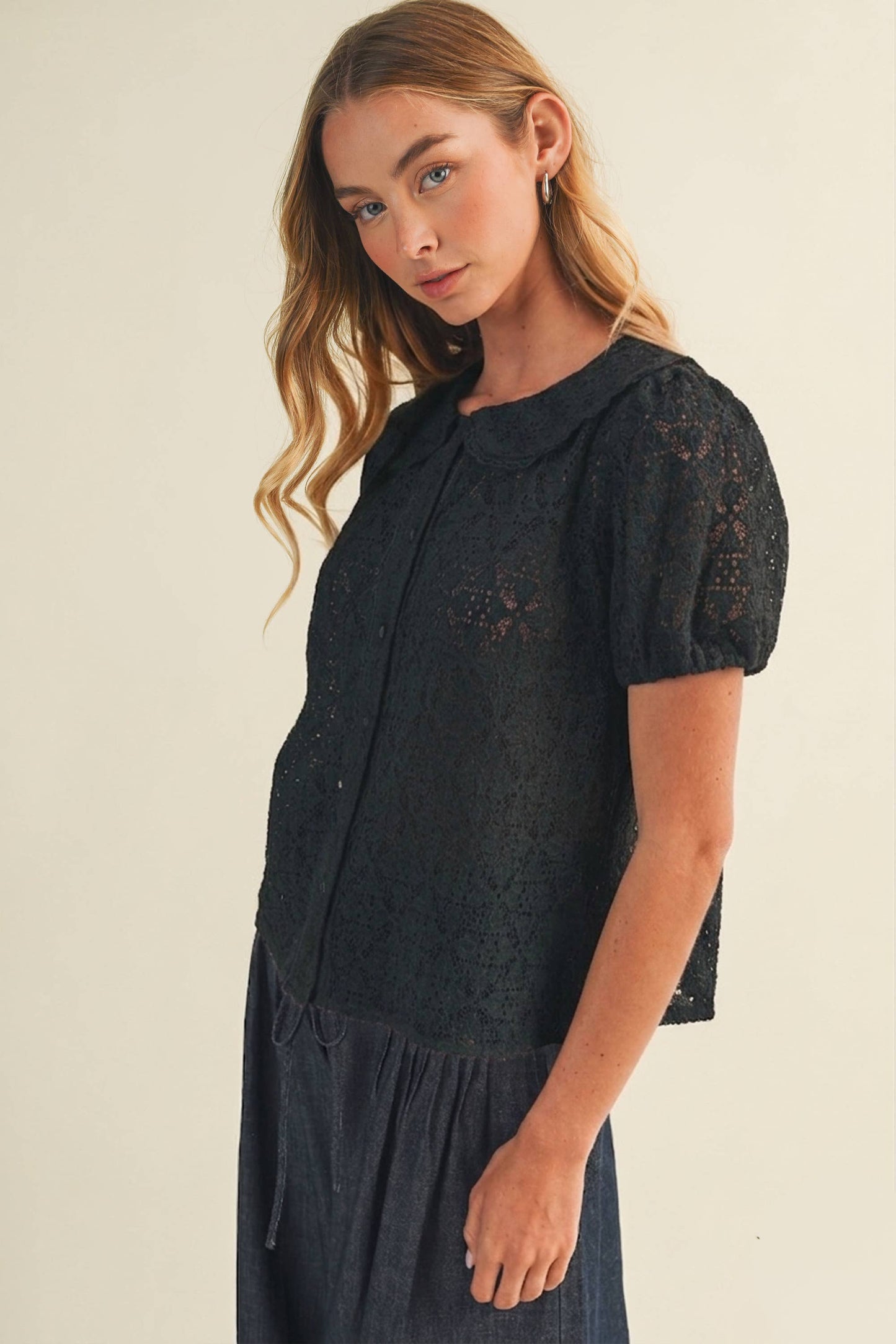Peter Pan Collar Diamond Knit Blouse