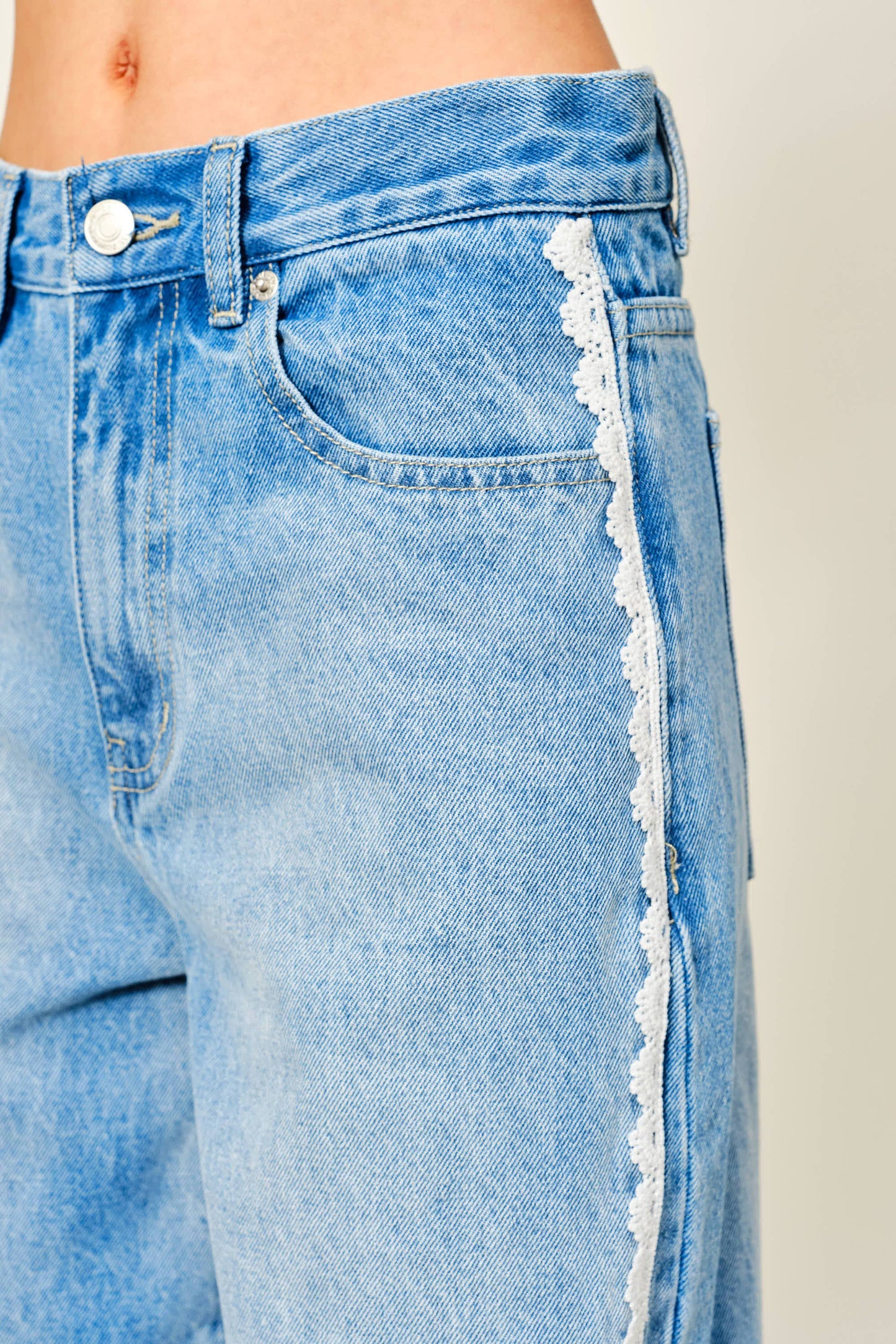 Barrel Denim Jeans with Lace Detail