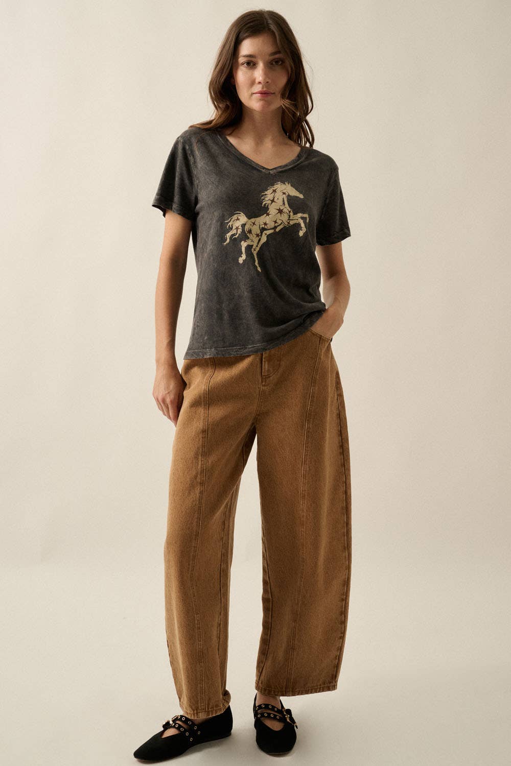 Star Horse Vintage-Wash V-Neck Graphic Tee