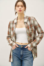 Load image into Gallery viewer, Plaid Button Up Shirt
