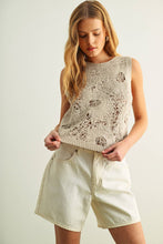 Load image into Gallery viewer, Floral Pattern Knitted Top
